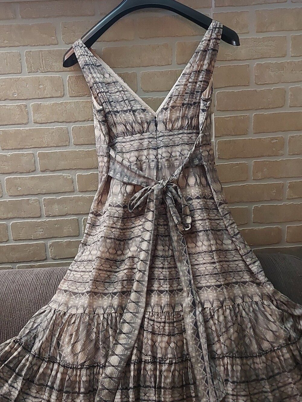 Ted Baker Size 4 Cotton Silk Dress V Neck Tiered Ruffle Abstract Print - Picture 3 of 13